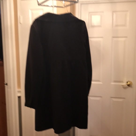 light overcoat for when there’s just a chill in the air - Picture 5 of 9